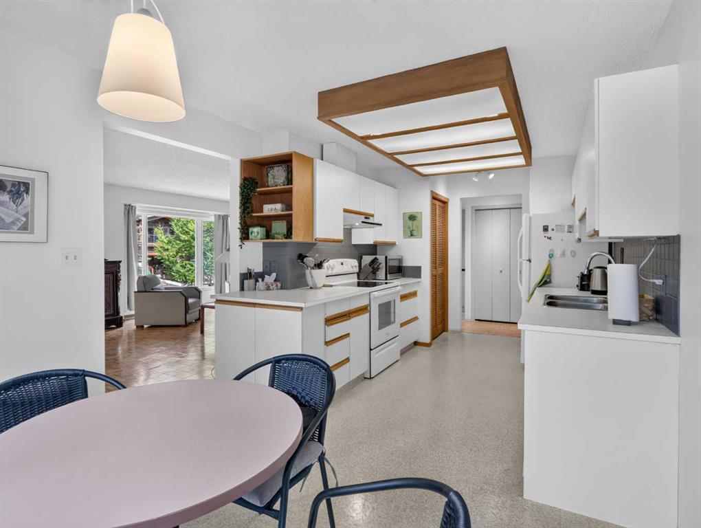 Picture for 22 Pinewood Crescent 