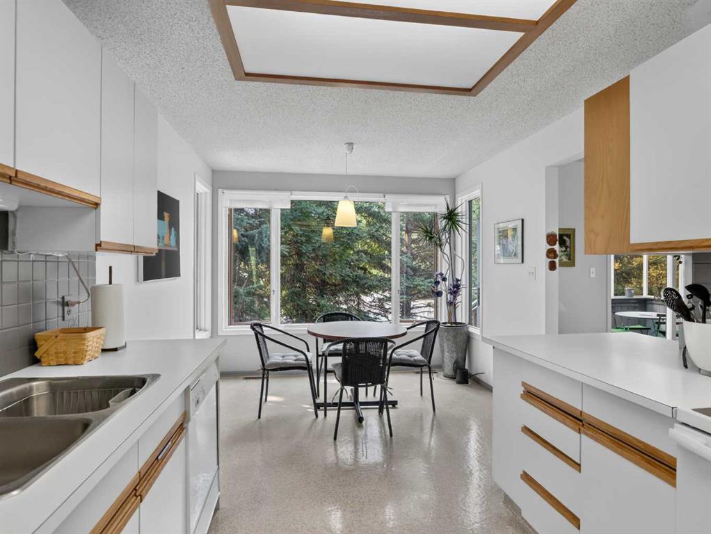 Picture for 22 Pinewood Crescent 