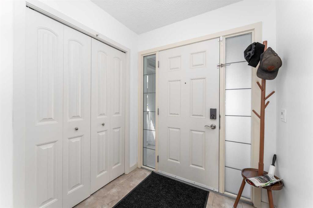 Picture for 562 River Heights Crescent 