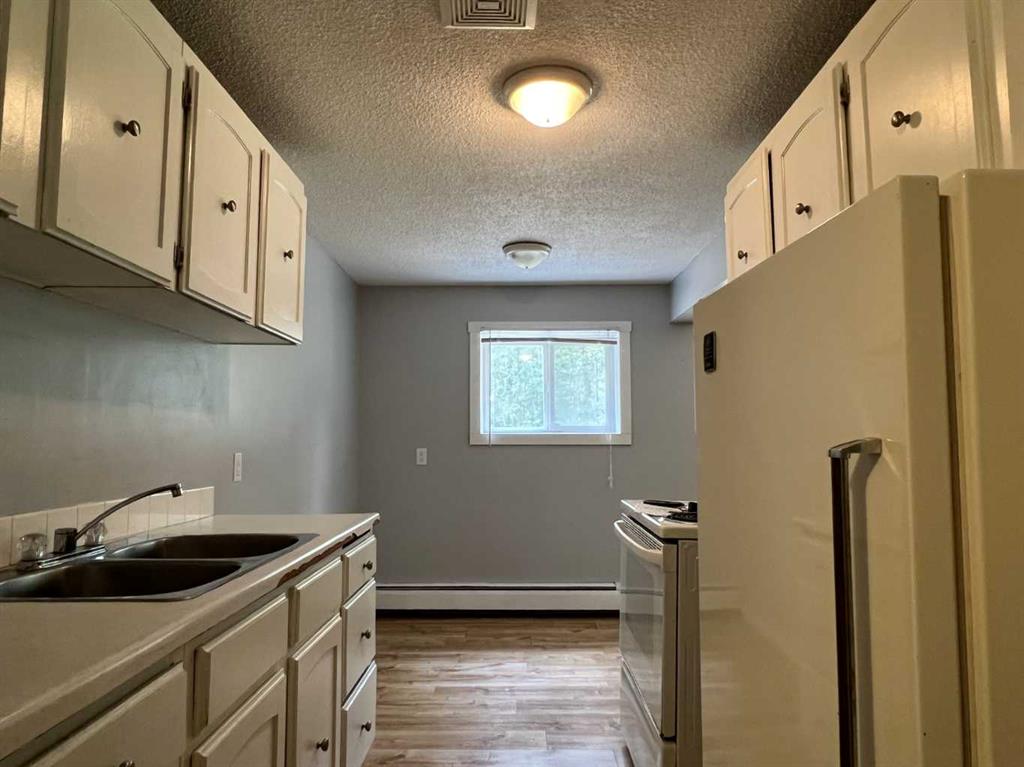 Picture for #2, 506 41 Street  