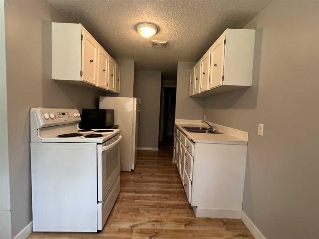 Picture for #2, 506 41 Street  