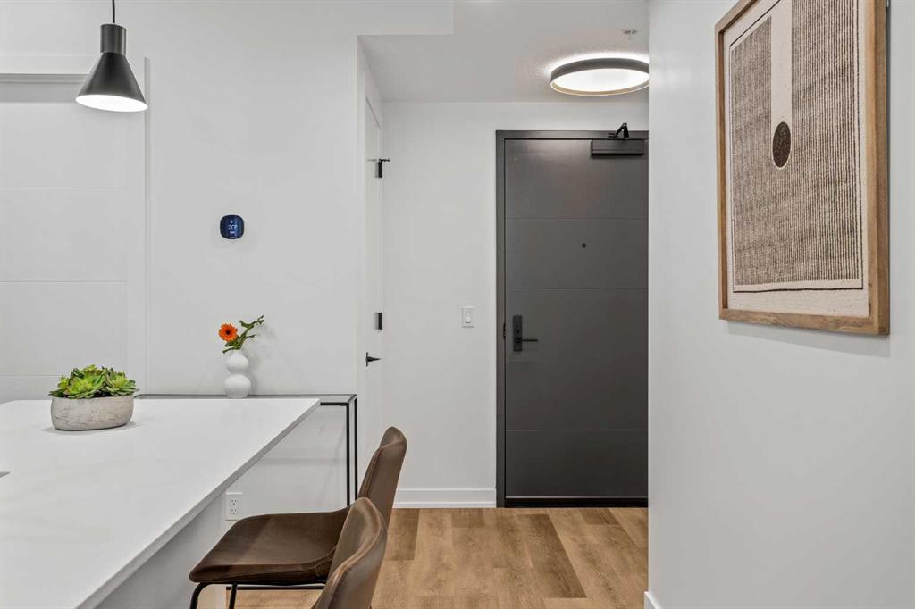 Picture for 102, 1717A Mountain Avenue 