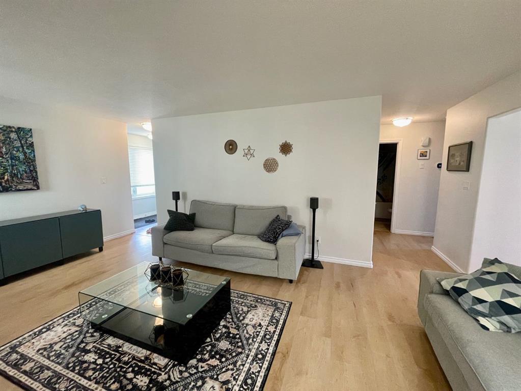 Picture for #6  4024 18 Avenue  