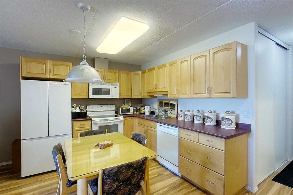 Picture for 302, 777 48 Street 