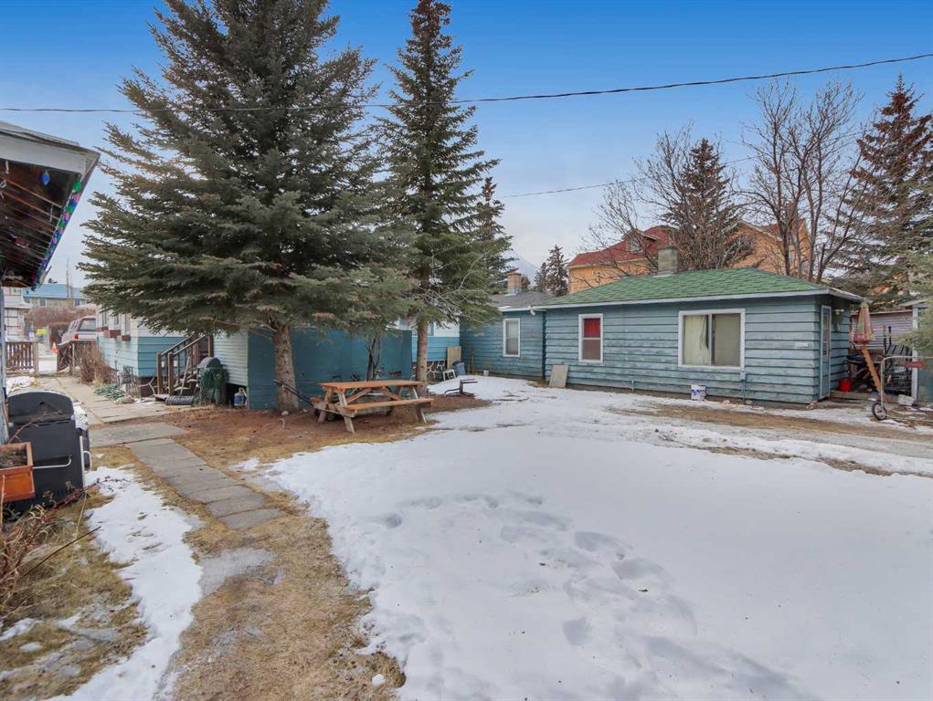 Picture for 906 Main Street 