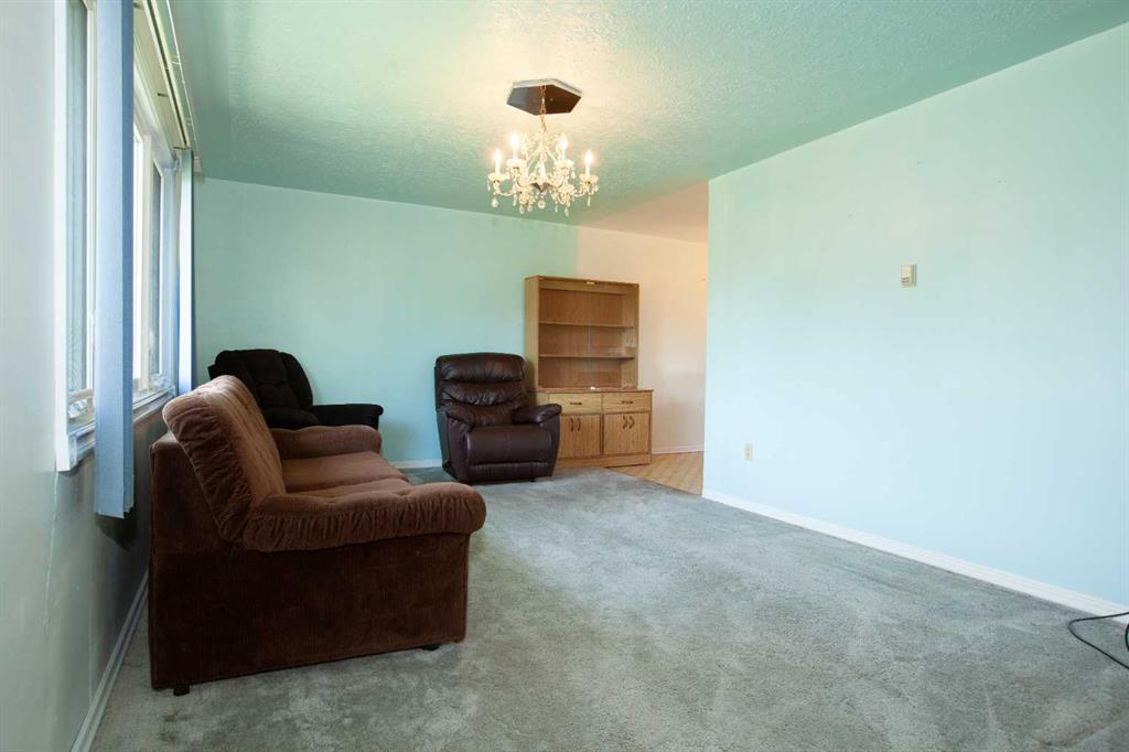 Picture for 5114 47 Avenue W