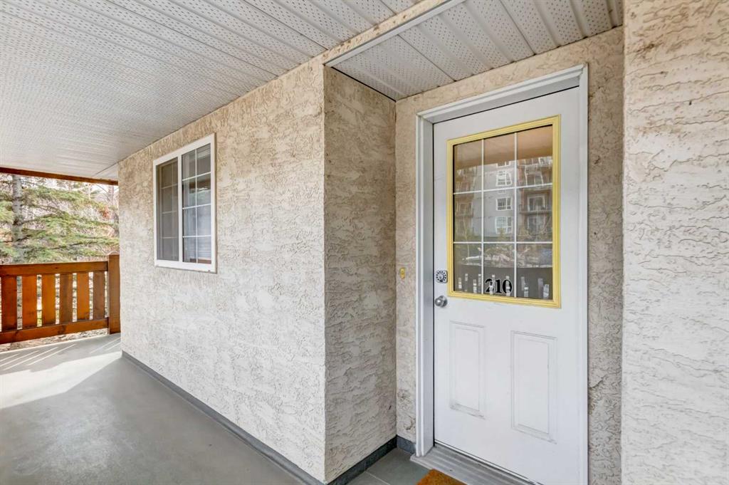 Picture for 210, 112 Kananaskis Way 