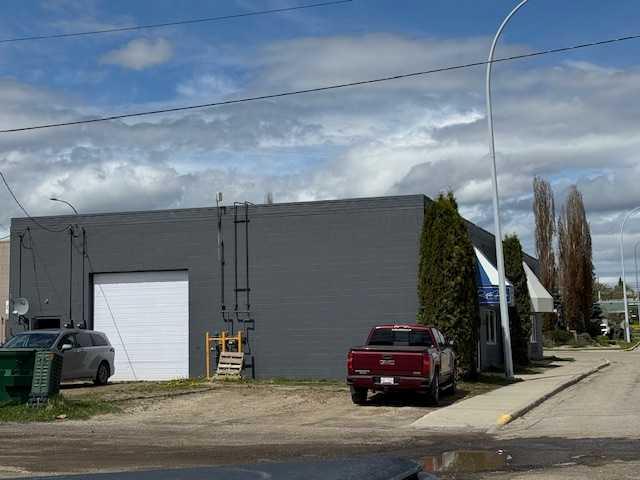 Picture for 4903 2 Avenue E