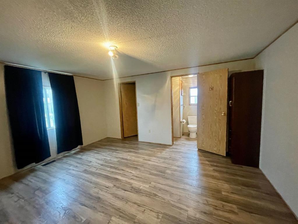 Picture for 46 422 55 Street  