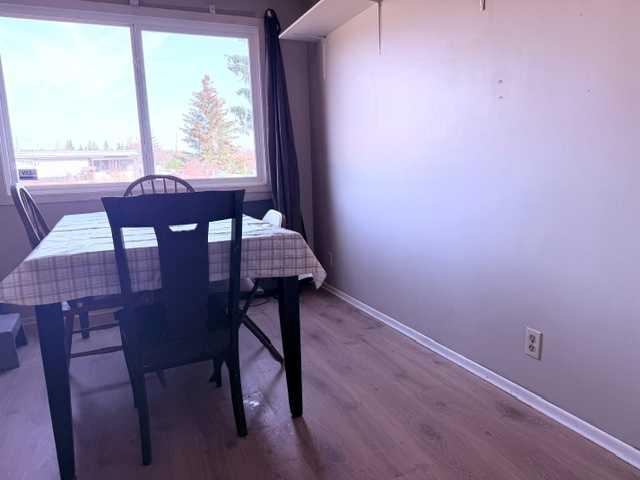 Picture for 12, 5231 6 Avenue 