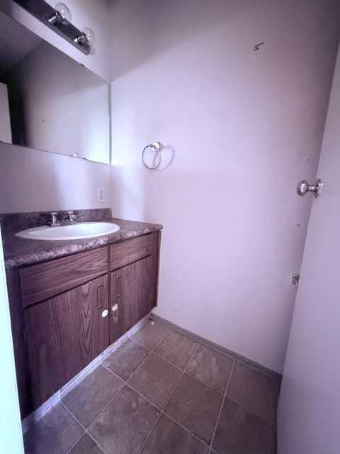 Picture for 12, 5231 6 Avenue 