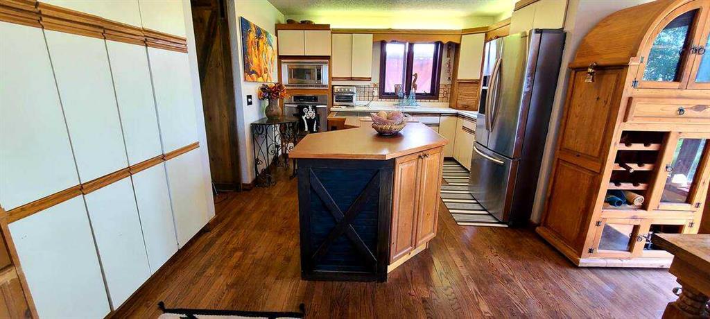 Picture for 241054 Range Road 260  