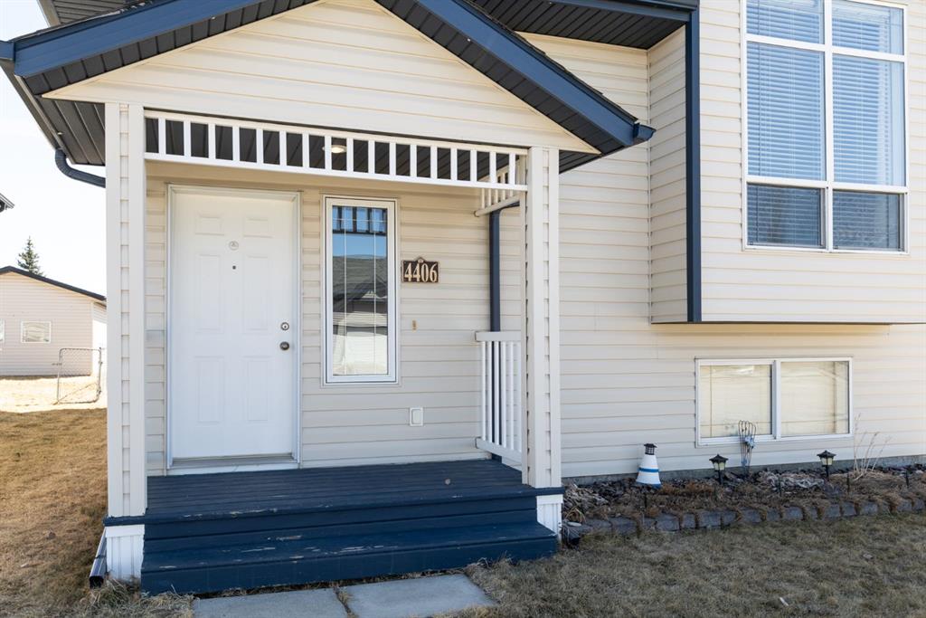 Picture for 4406 54A Avenue Crescent 