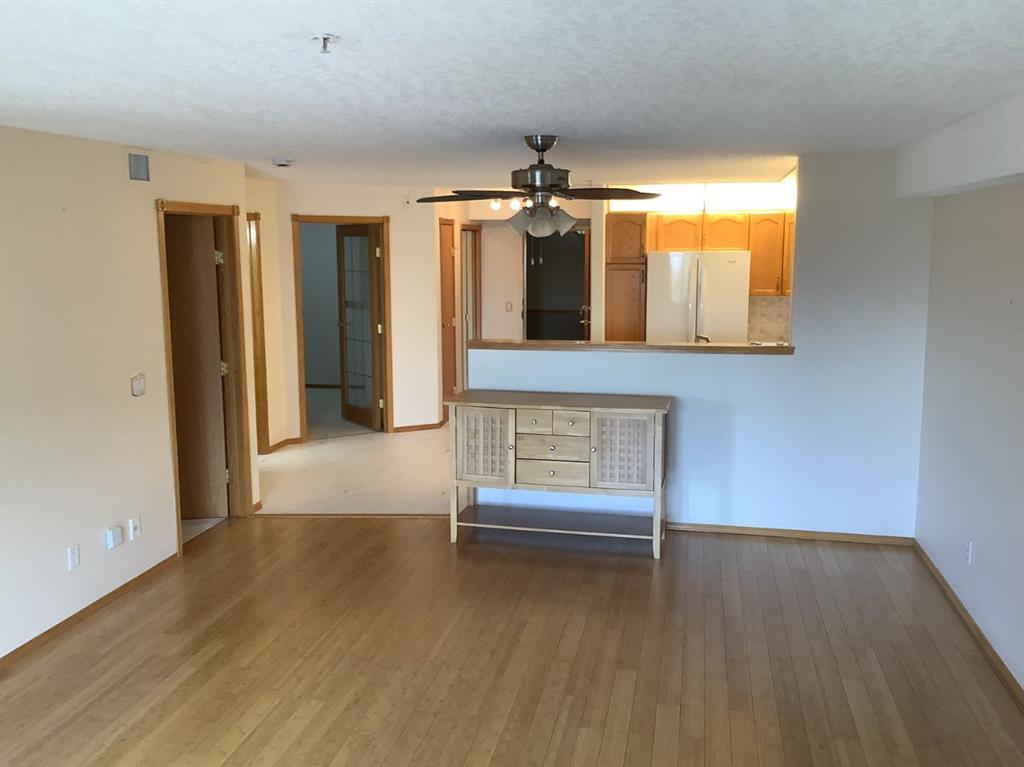 Picture for 225, 4805 45 Street 