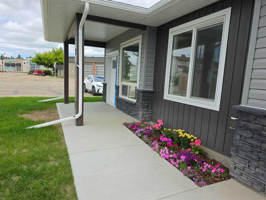 Picture for #2, 4738 49A Avenue 