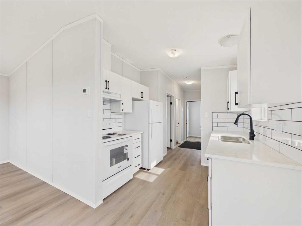 Picture for 152, 41019 Range Road 11  