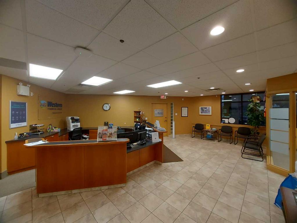 Picture for 101, 4320 50 Avenue 