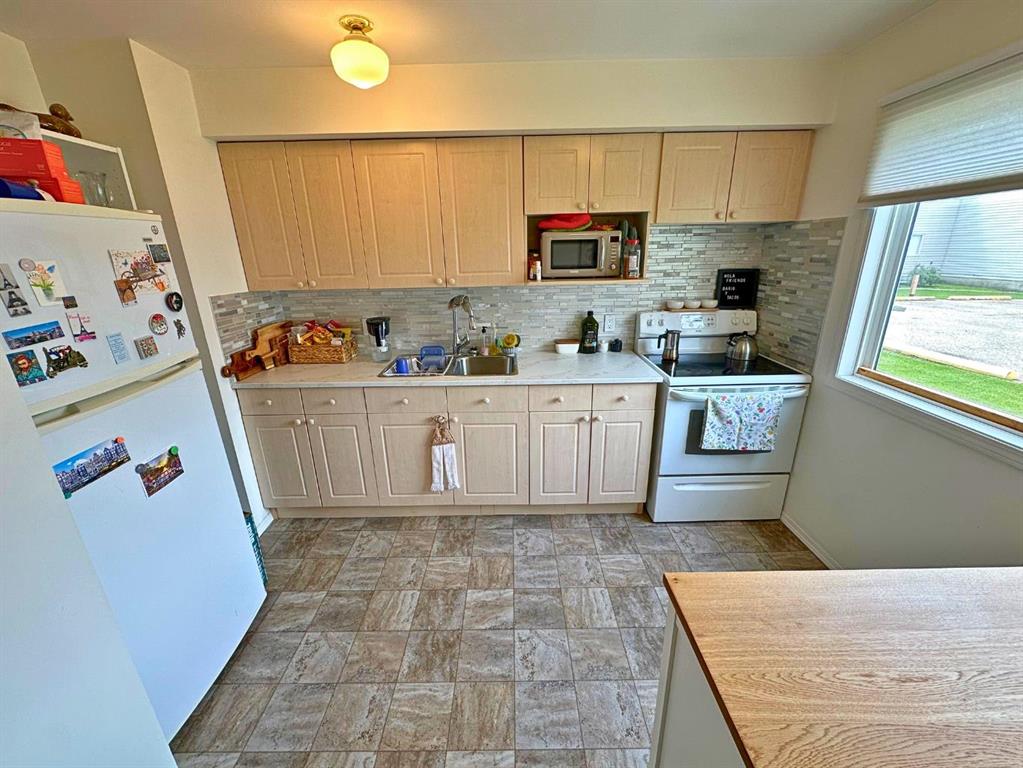 Picture for #302, 4719 33 Street 