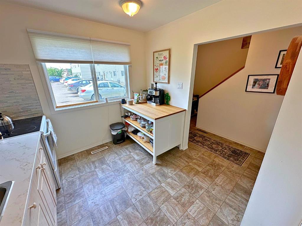 Picture for #302, 4719 33 Street 