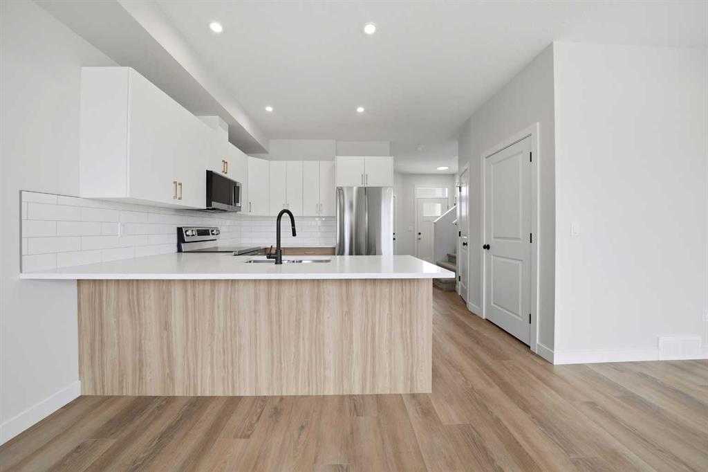 Picture for 73 Pinnacle Close 