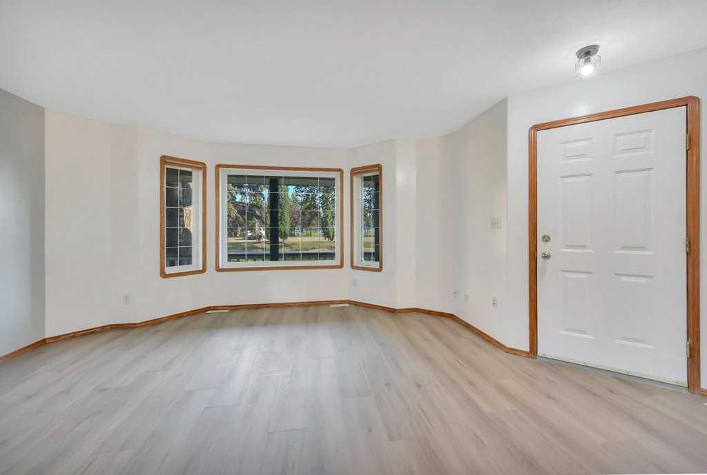 Picture for 4011 Lakeshore Drive 
