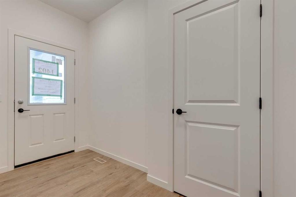 Picture for 1402 Bayview Crescent SW