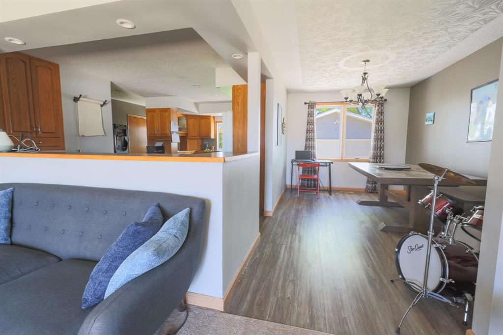 Picture for 5739 55 Street 
