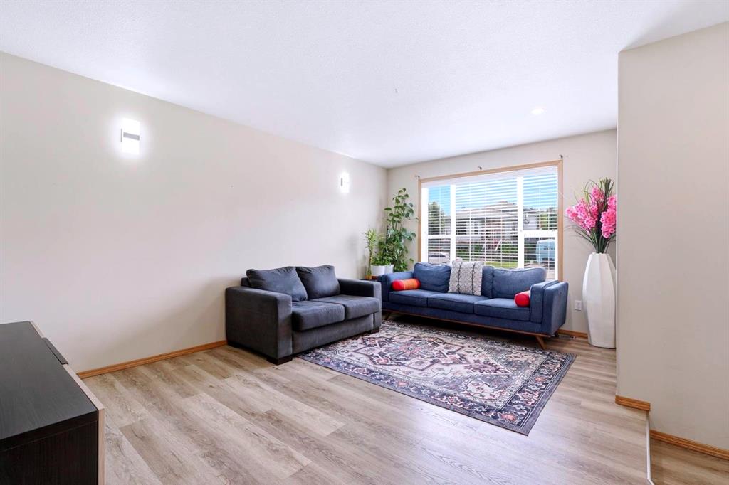 Picture for 4518, 54A Avenue Crescent 