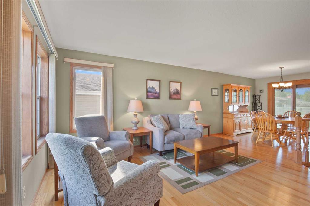 Picture for 4715 55 Avenue 