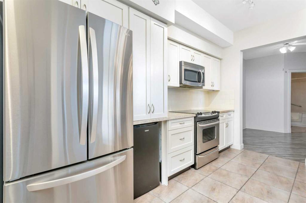 Picture for 420, 100 Lakeway Boulevard 