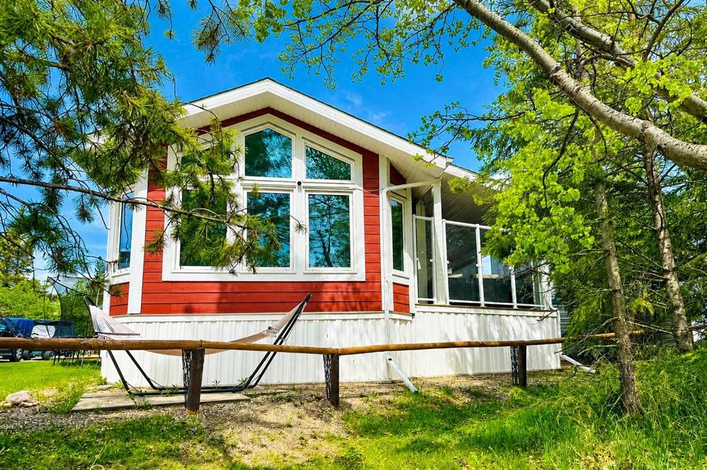 Picture for 1077, 35468 Range Road 30  