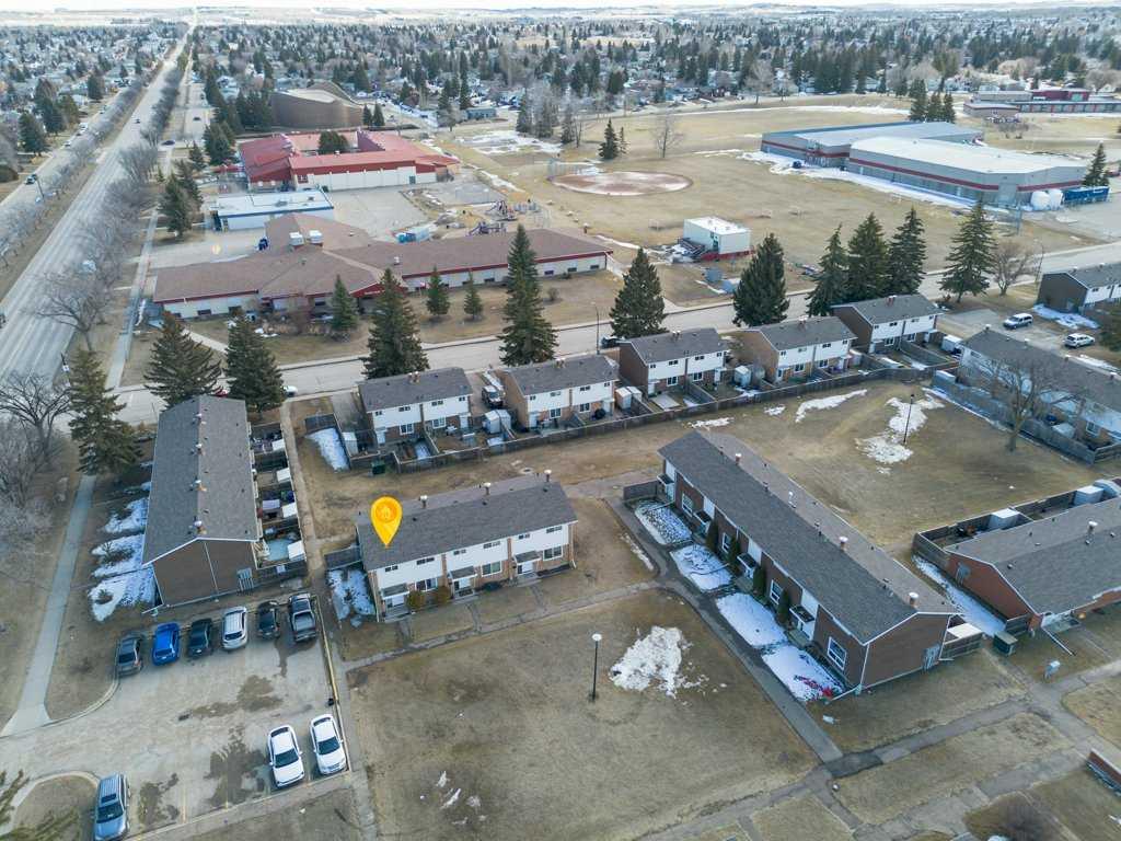 Picture for 1003, 3907 39 Street 