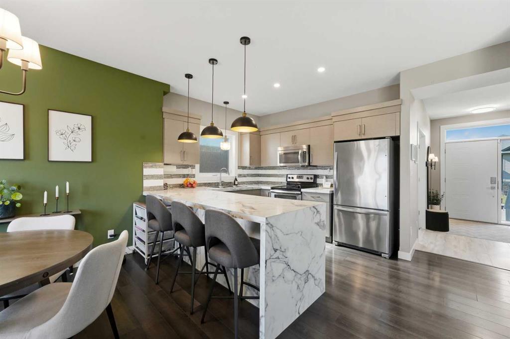 Picture for 59 Village Crescent 