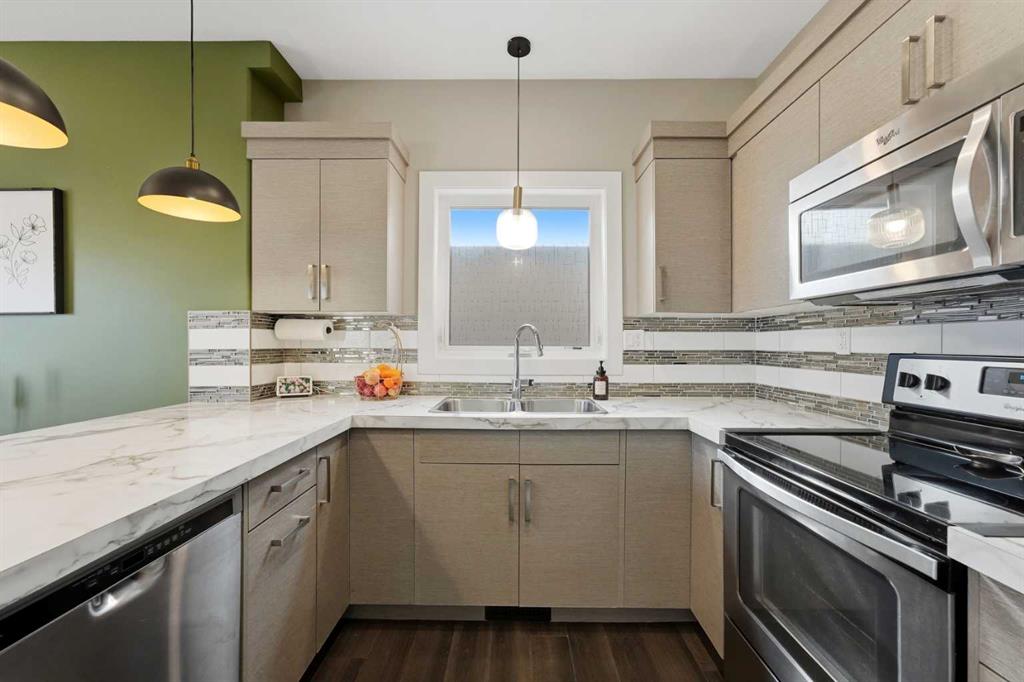Picture for 59 Village Crescent 