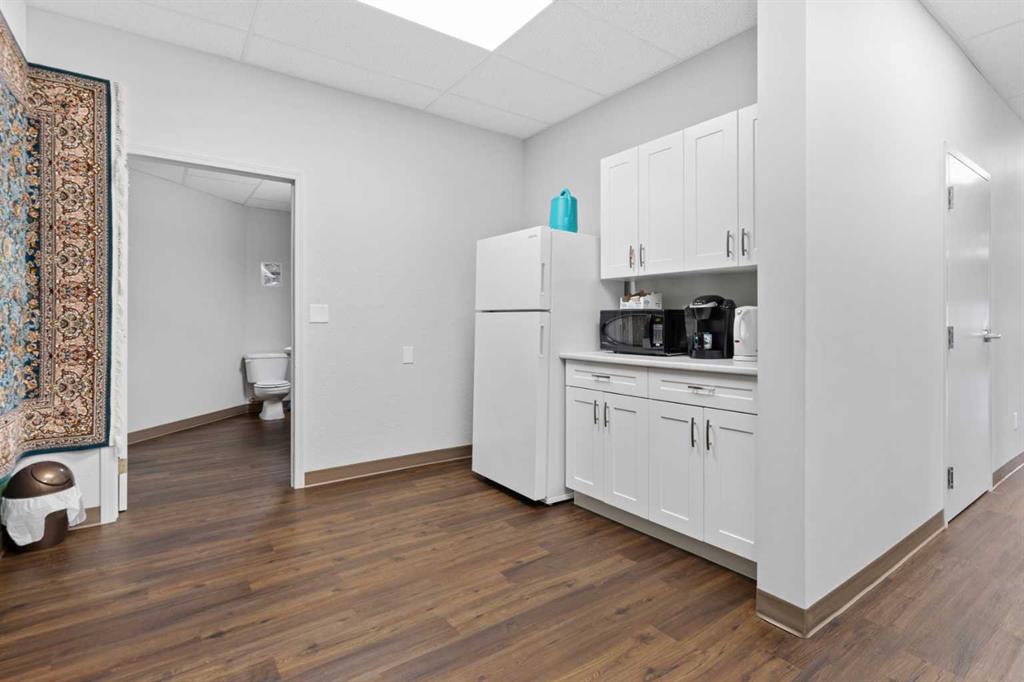 Picture for Office B, 4941 49 Street 