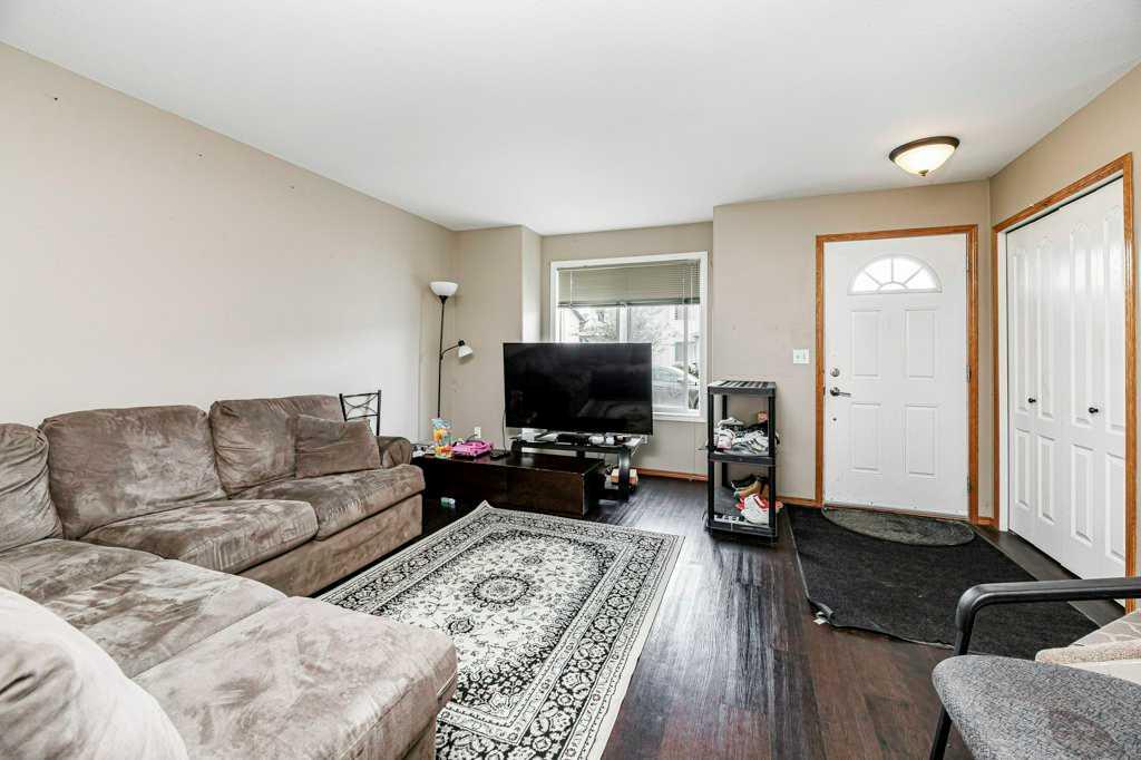 Picture for 9 Lakeview Close 