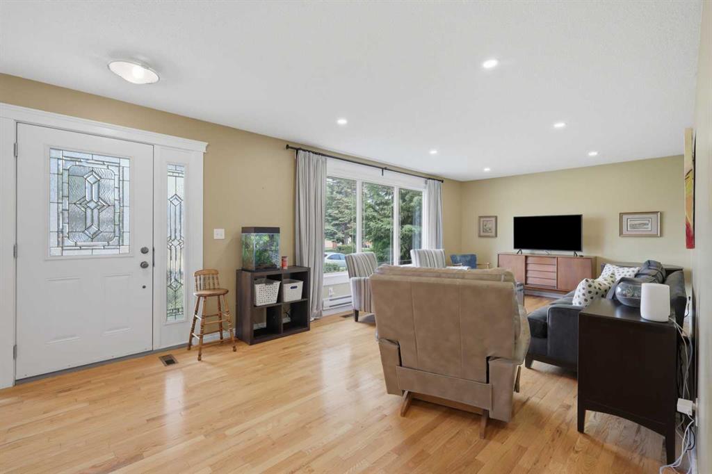 Picture for 5721 55 Avenue 