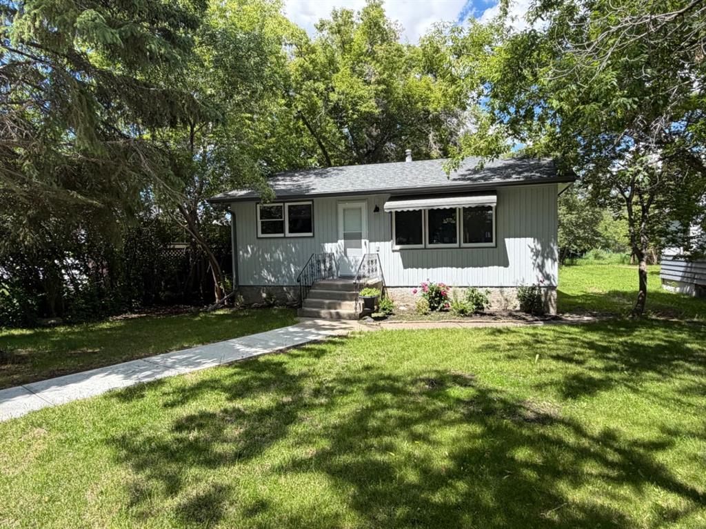 Picture for 3593 54 Avenue Crescent 