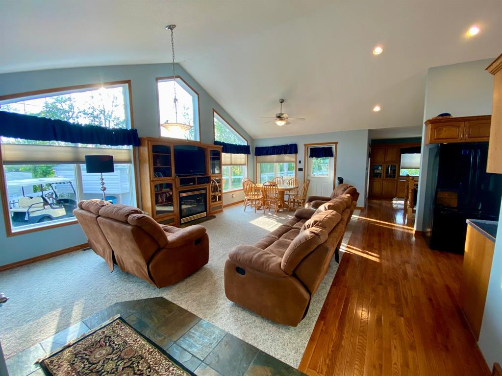Picture for 6035, 35468 Range Road 30 