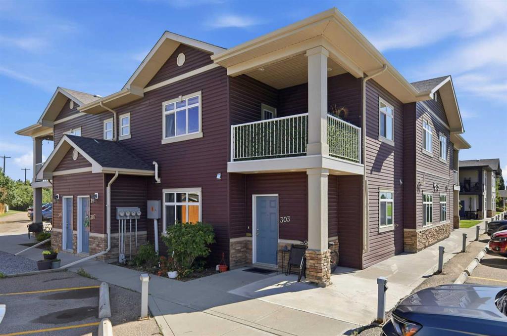 Picture for 303, 639 Oak Street 