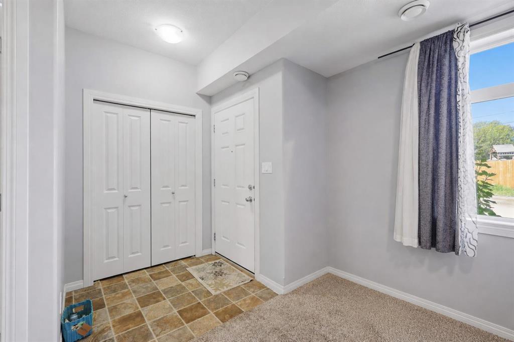 Picture for 303, 639 Oak Street 