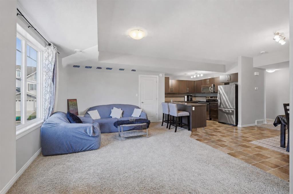 Picture for 303, 639 Oak Street 