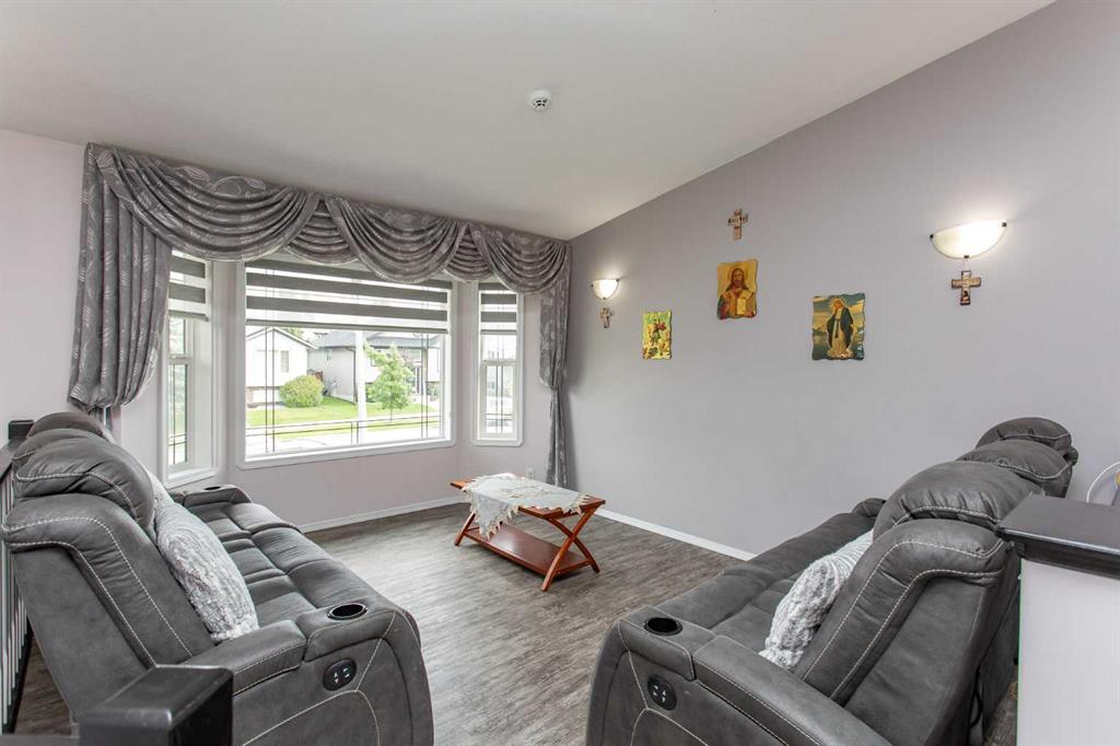 Picture for 71 Vanier Drive 