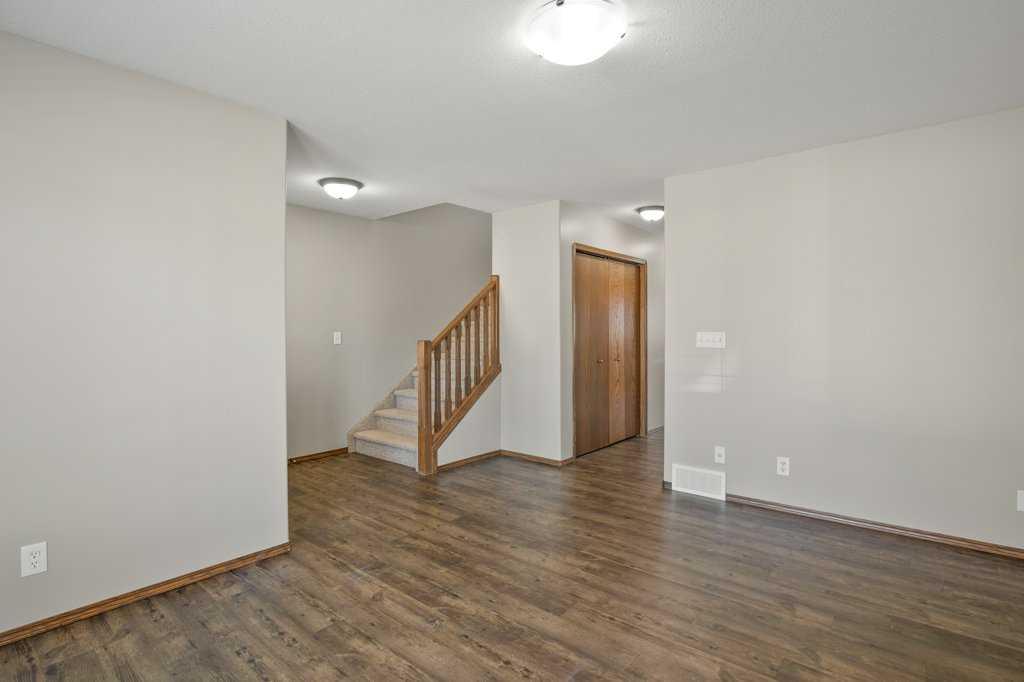 Picture for 127 Lyons Close 
