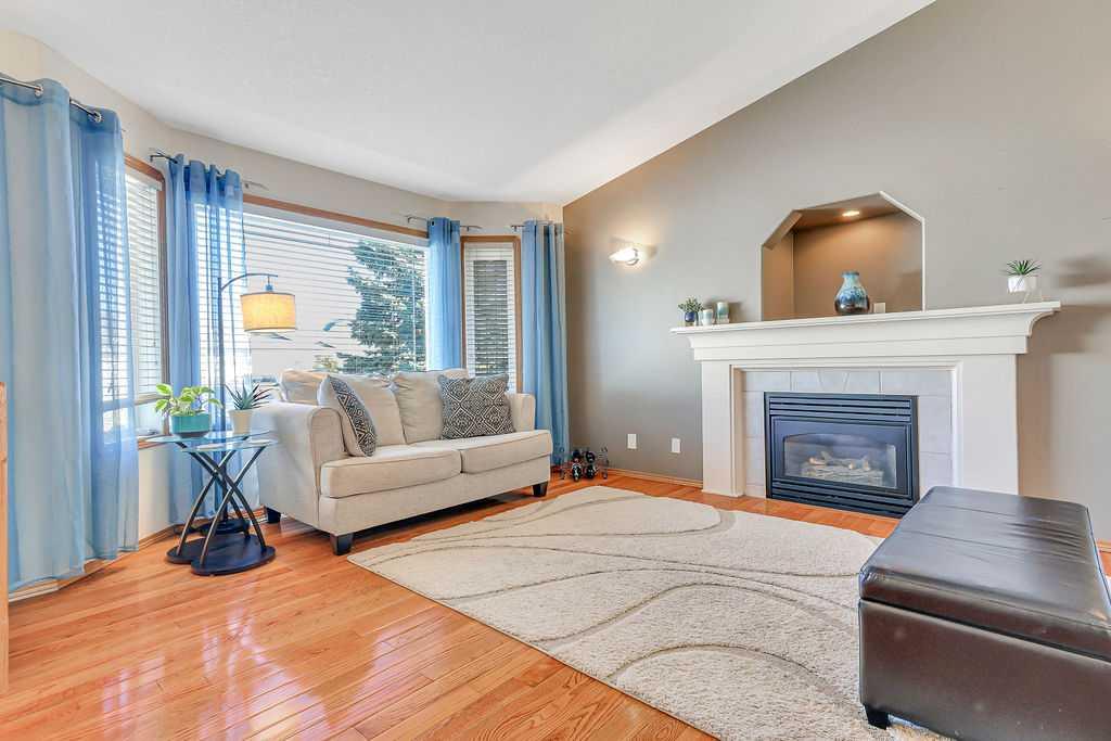 Picture for 124 Lamont Close 