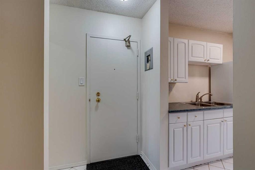 Picture for 401, 1320 12 Avenue SW