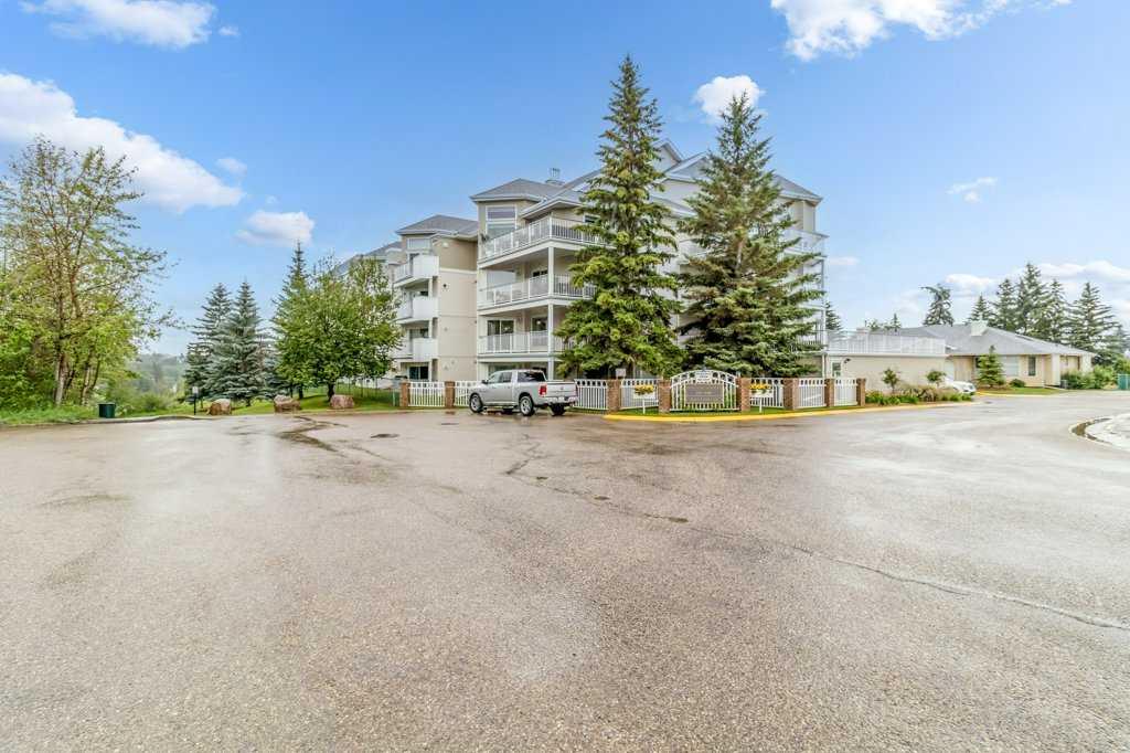 Picture for 211, 6118 53 Avenue 