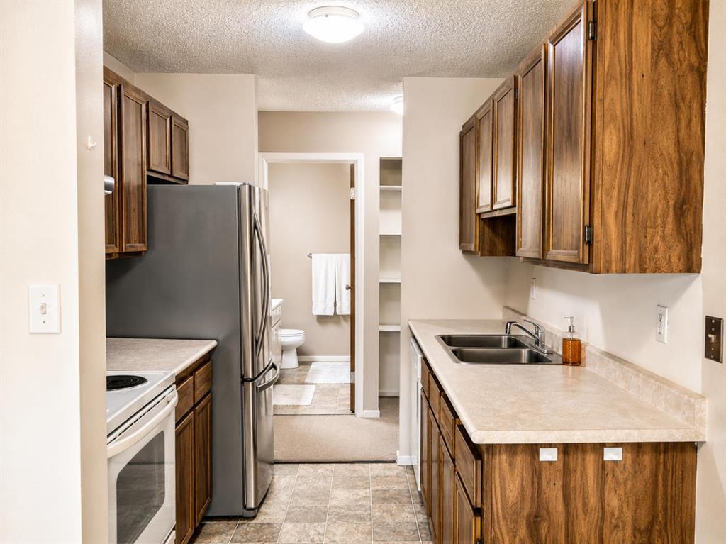 Picture for 302, 41 Bennett Street 