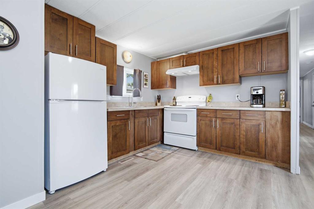 Picture for 46, 5344 76 Street 