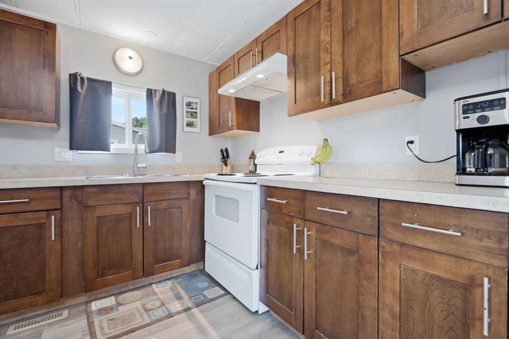 Picture for 46, 5344 76 Street 